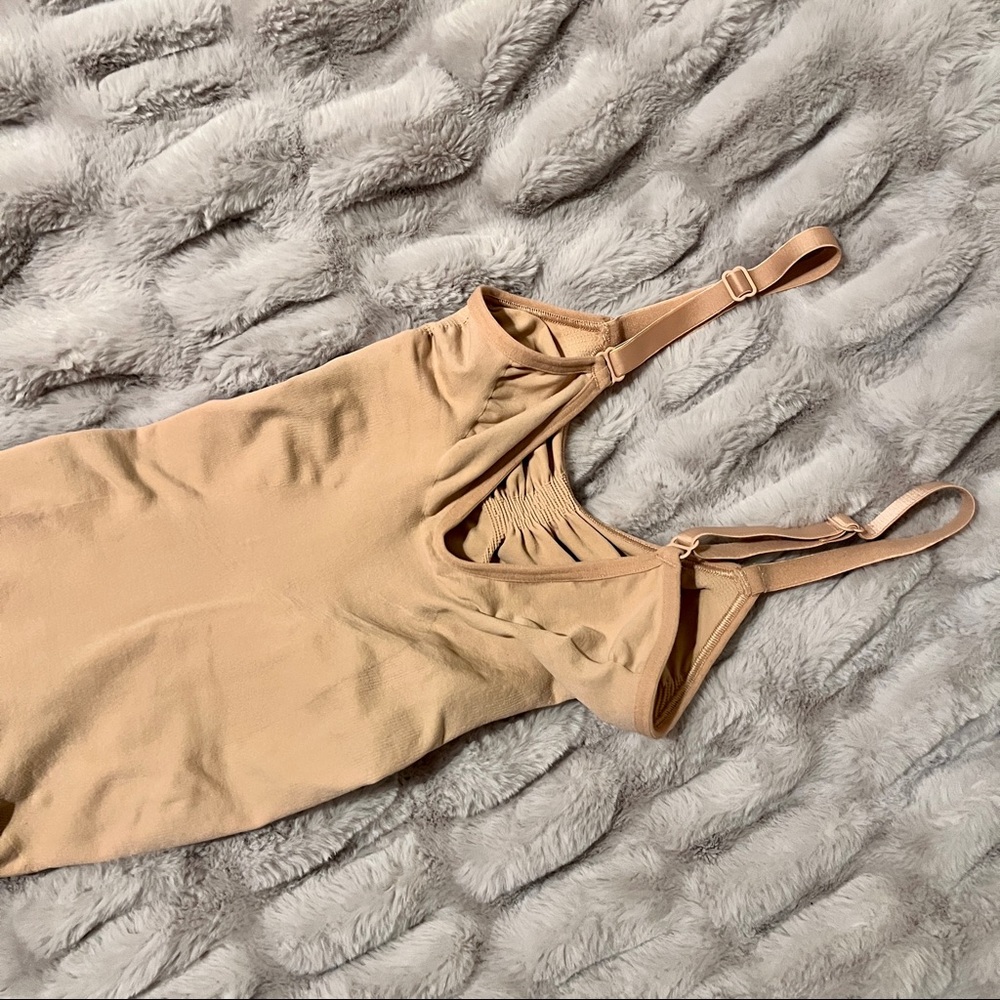 SKIMS Shapewear XXS/XS - Picture 2 of 3